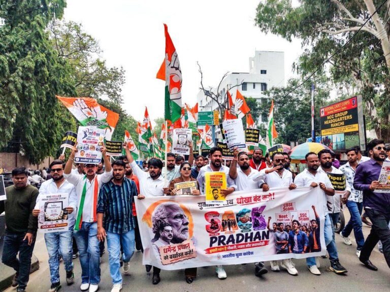 Congress Takes Paper Leak Campaign to Nearly 800 Cities Across India